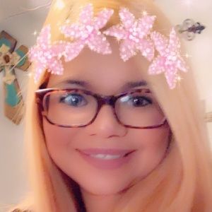 Meet your Posher, Desiree